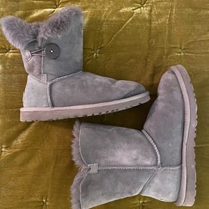 Grey Short Ugg Boots with Button